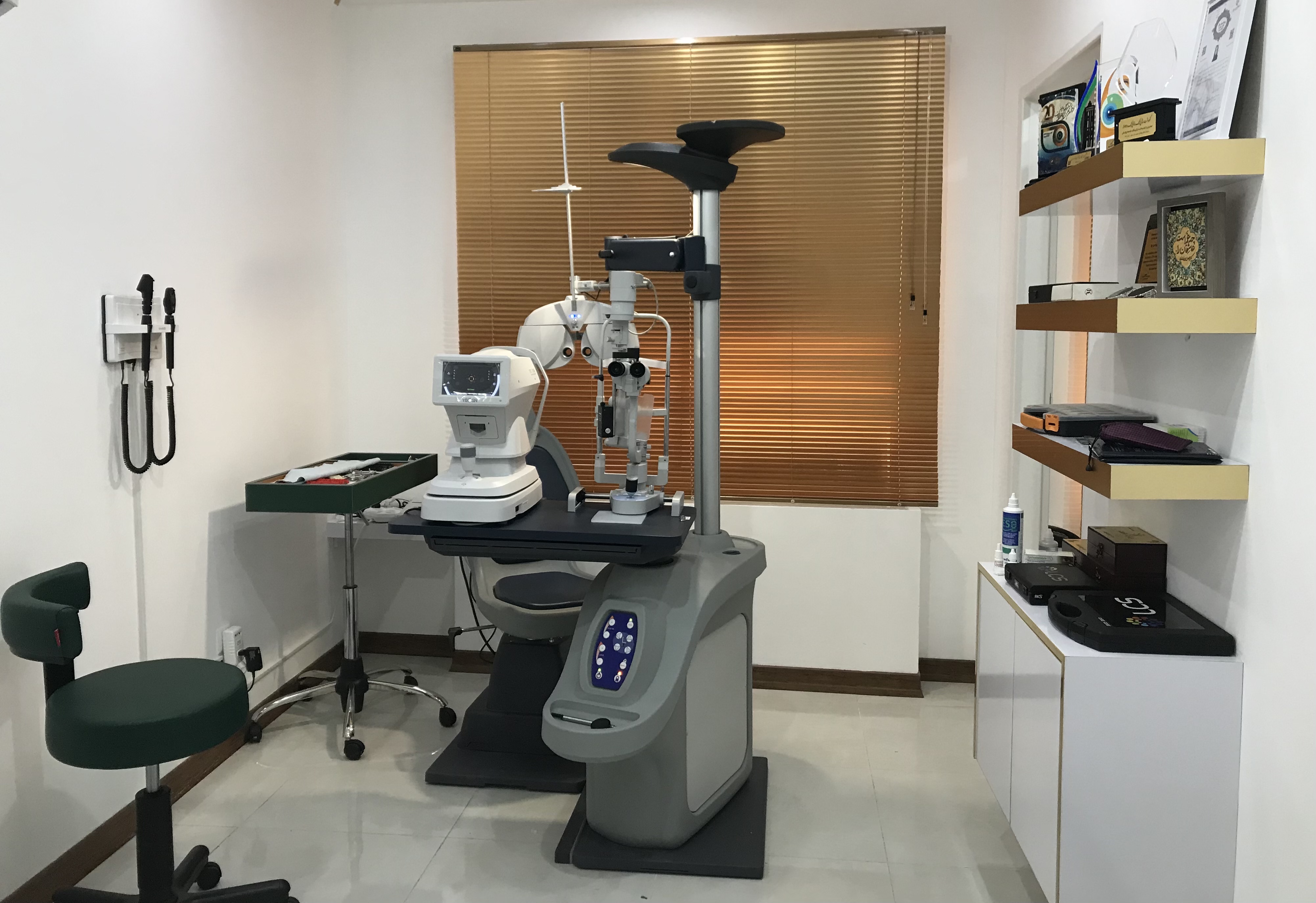 معاینات جامع و تخصصی بینایی